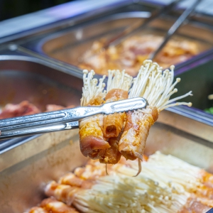 Ba chỉ bò cuộn nấm